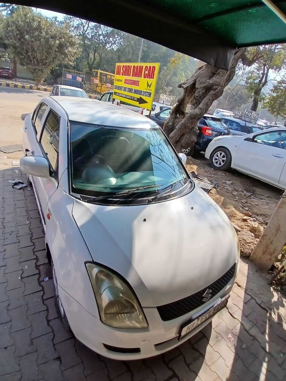 LOOK_AROUND image for SWIFT DZIRE TOUR DIESEL | Hooter
