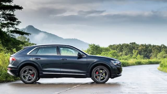 Audi Q8 Right Side View