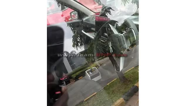 Renault Kwid EV Dashboard | Hooter