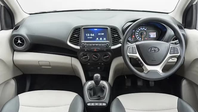 Hyundai Santro Dashboard