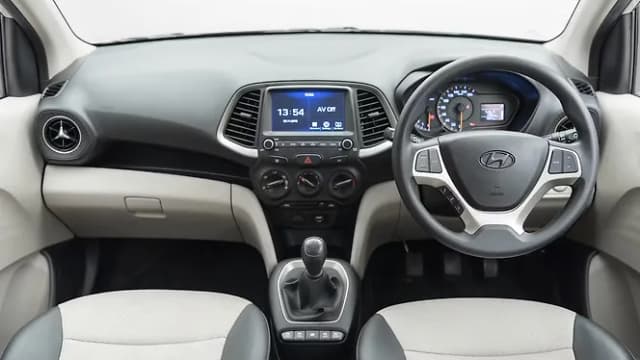 Hyundai Santro Dashboard