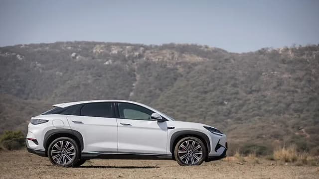 BYD Sealion 7 Right Side View