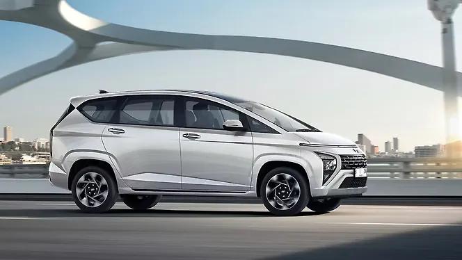 Hyundai Stargazer Right Side View