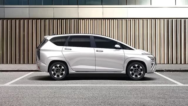 Hyundai Stargazer Right Side View