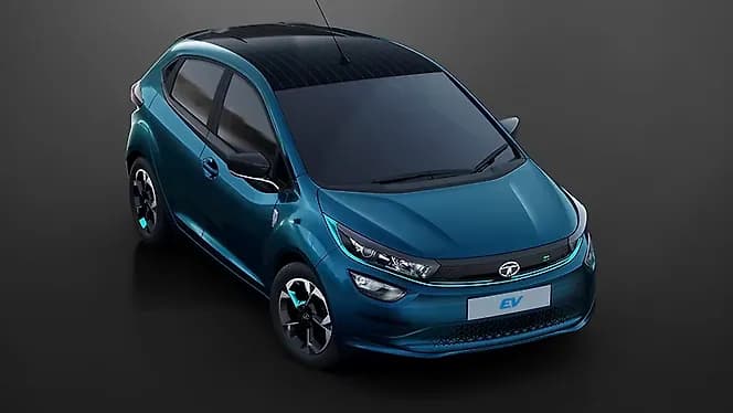 Tata Altroz EV Right Front Three Quarter | Hooter