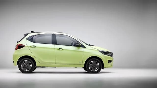 Tata Tiago EV Right Side View | Hooter
