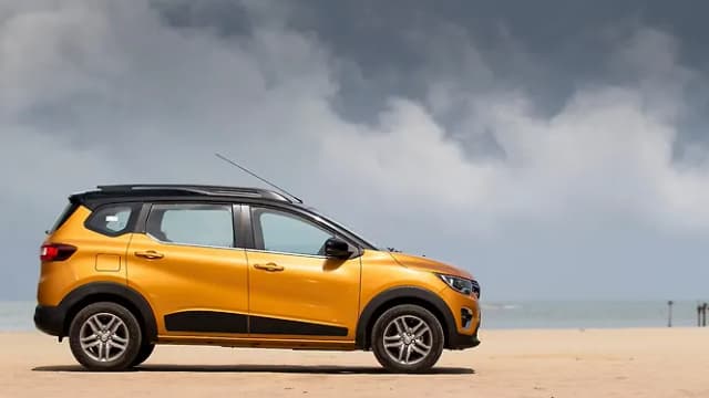 Renault Triber [2019-2023] Right Side View | Hooter