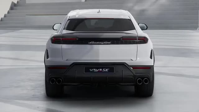 Lamborghini Urus SE Rear View