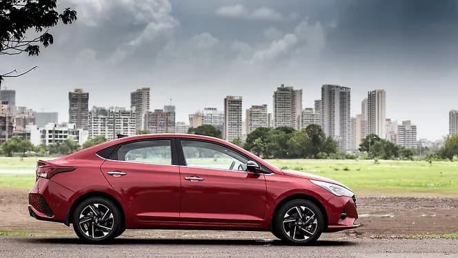 Hyundai Verna [2020-2023] Right Side View | Hooter