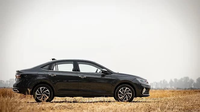 Volkswagen Virtus Right Side View | Hooter