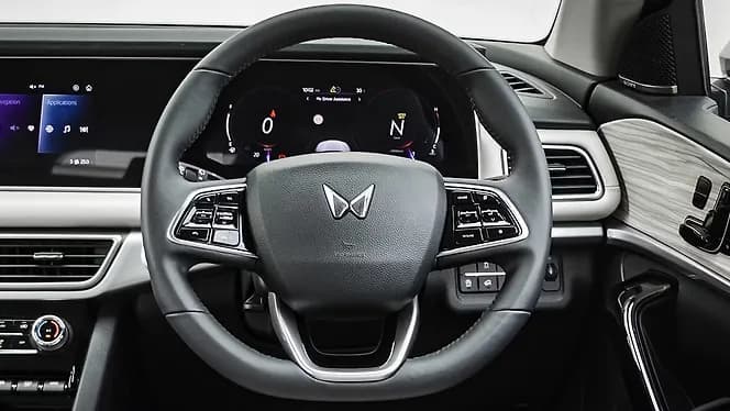Mahindra XUV700 Steering Wheel Steering Wheel | Hooter