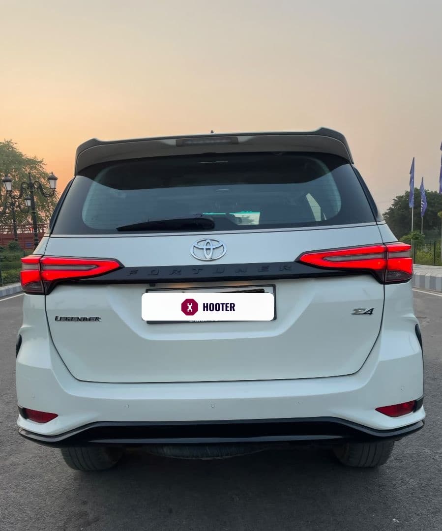 LOOK_AROUND image for Fortuner Legender | Hooter LOOK_AROUND image for Fortuner Legender | Hooter