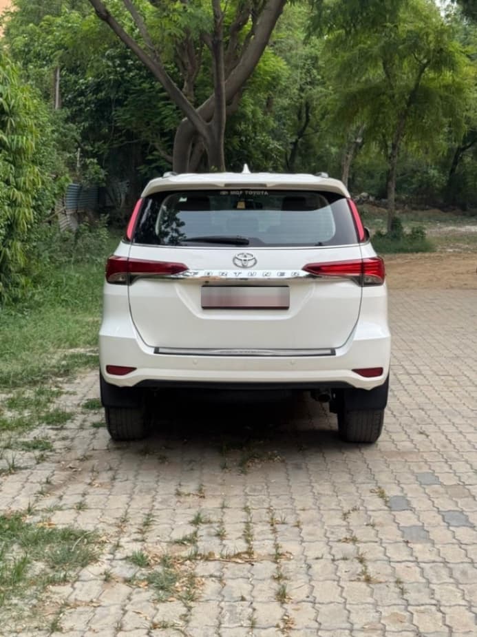 EXTERIOR image for FORTUNER | Hooter EXTERIOR image for FORTUNER | Hooter