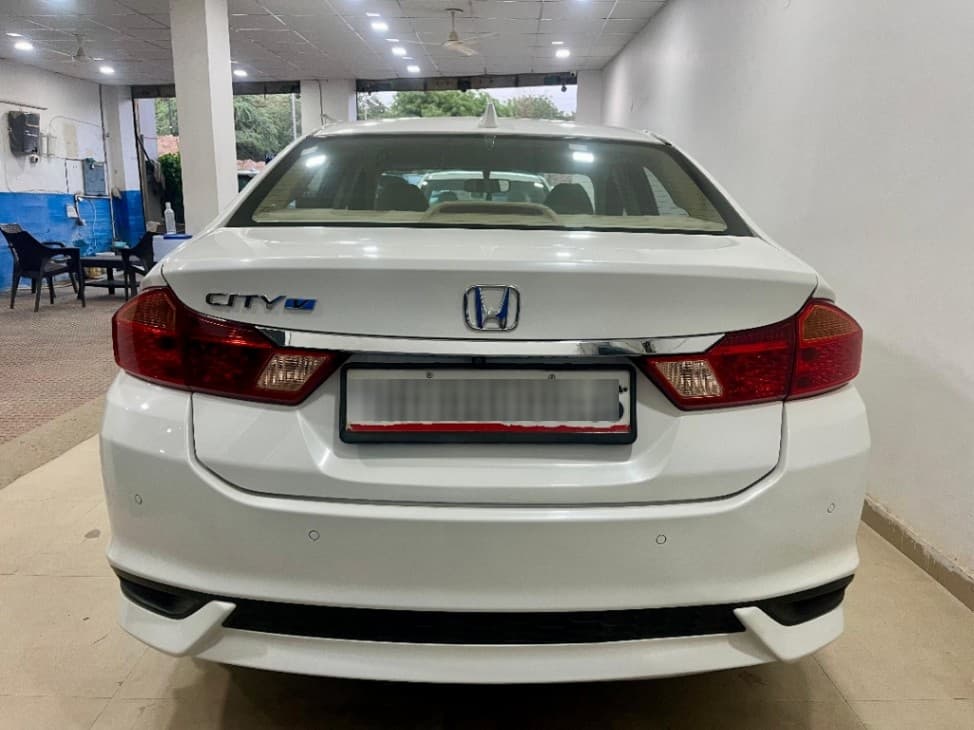 EXTERIOR image for CITY 1.5 V MT (I-VTEC) | Hooter EXTERIOR image for CITY 1.5 V MT (I-VTEC) | Hooter
