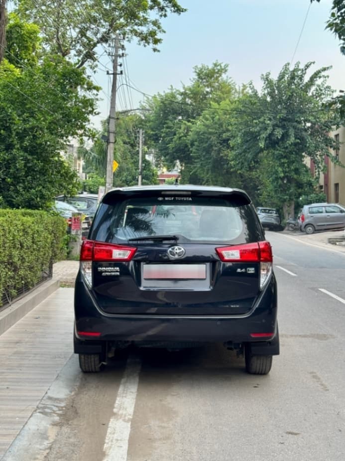 EXTERIOR image for INNOVA CRYSTA 2.4G (AT)