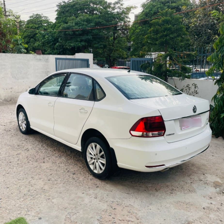 EXTERIOR image for VENTO PETROL | Hooter EXTERIOR image for VENTO PETROL | Hooter