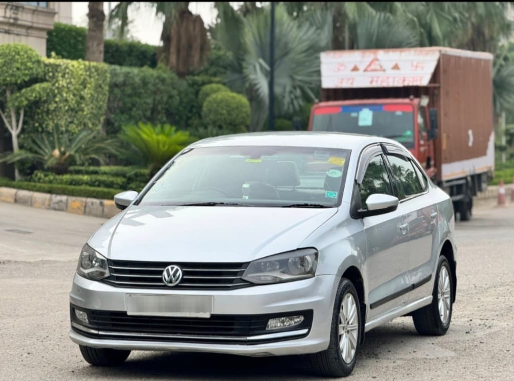 LOOK_AROUND image for VENTO 1.2 TSI HIGHLINE