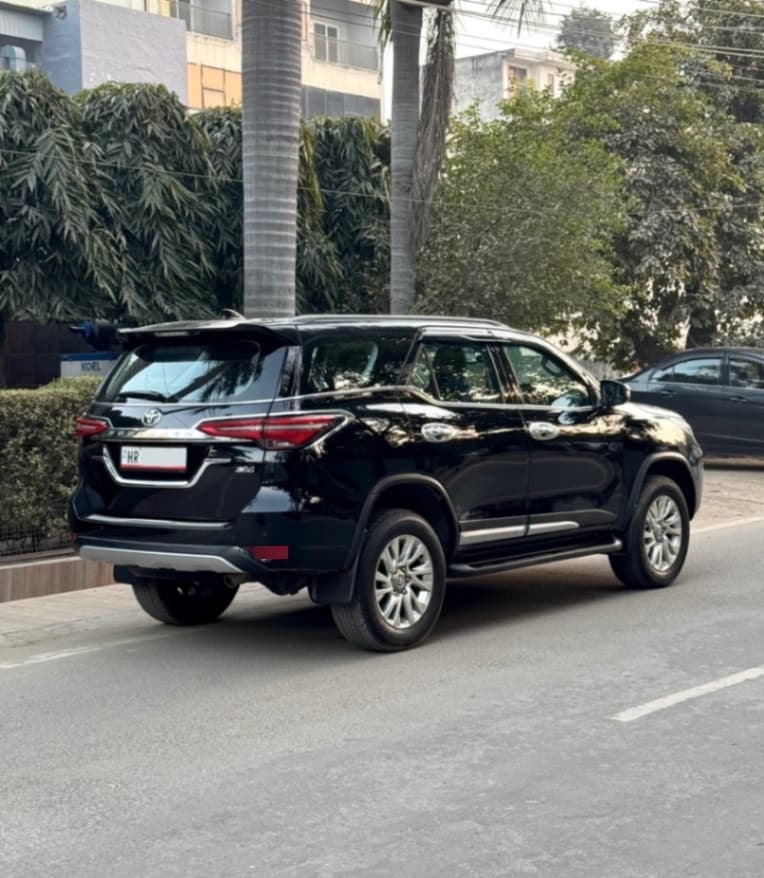 LOOK_AROUND image for Fortuner | Hooter LOOK_AROUND image for Fortuner | Hooter