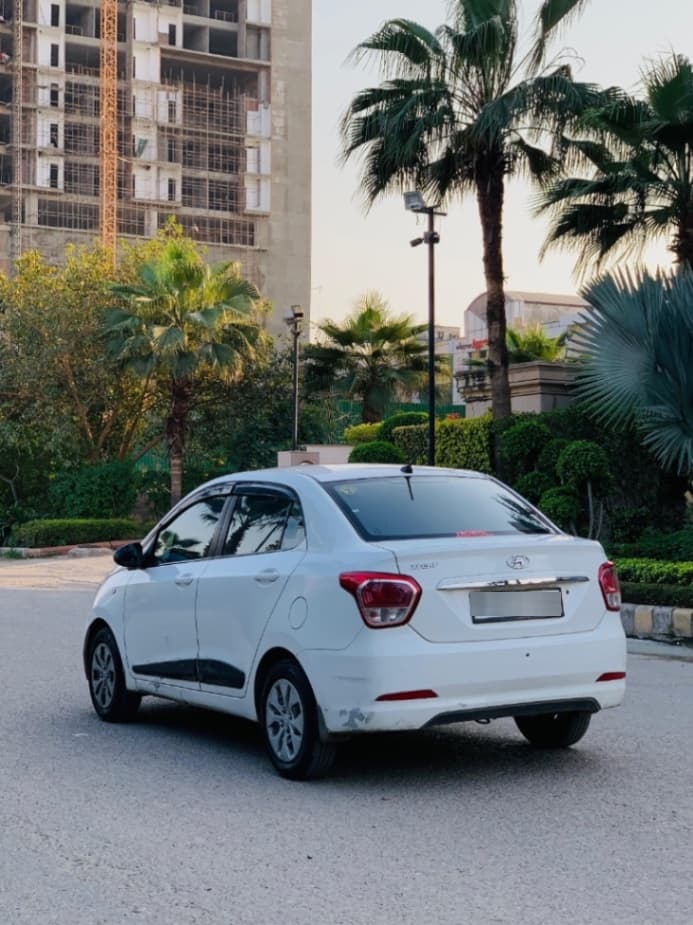 LOOK_AROUND image for Hyundai Xcent