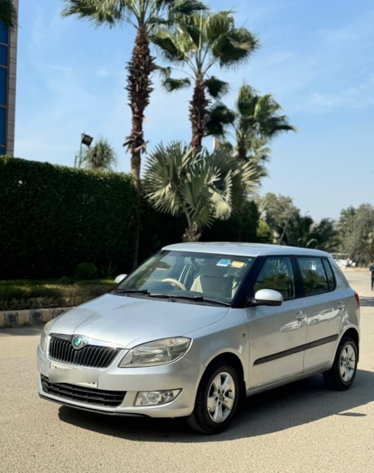 LOOK_AROUND image for Fabia | Hooter LOOK_AROUND image for Fabia | Hooter