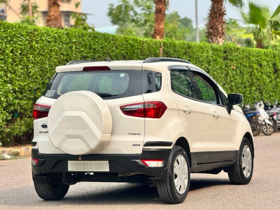 LOOK_AROUND image for ECOSPORT 1.5(D) TREND+ MT | Hooter LOOK_AROUND image for ECOSPORT 1.5(D) TREND+ MT | Hooter