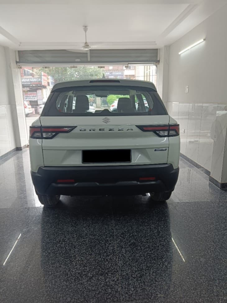 LOOK_AROUND image for BREZZA SMART HYBRID VXI