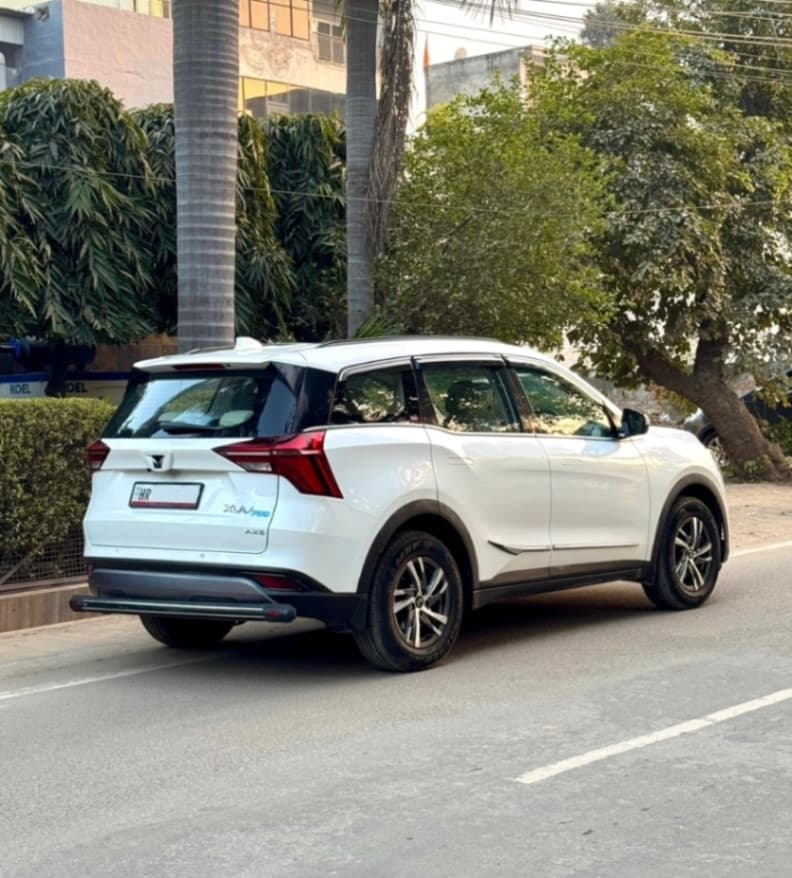 LOOK_AROUND image for Xuv 700