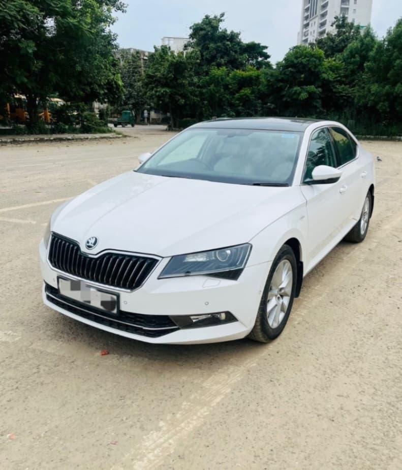 LOOK_AROUND image for SUPERB L & K (132 KW, TSI)