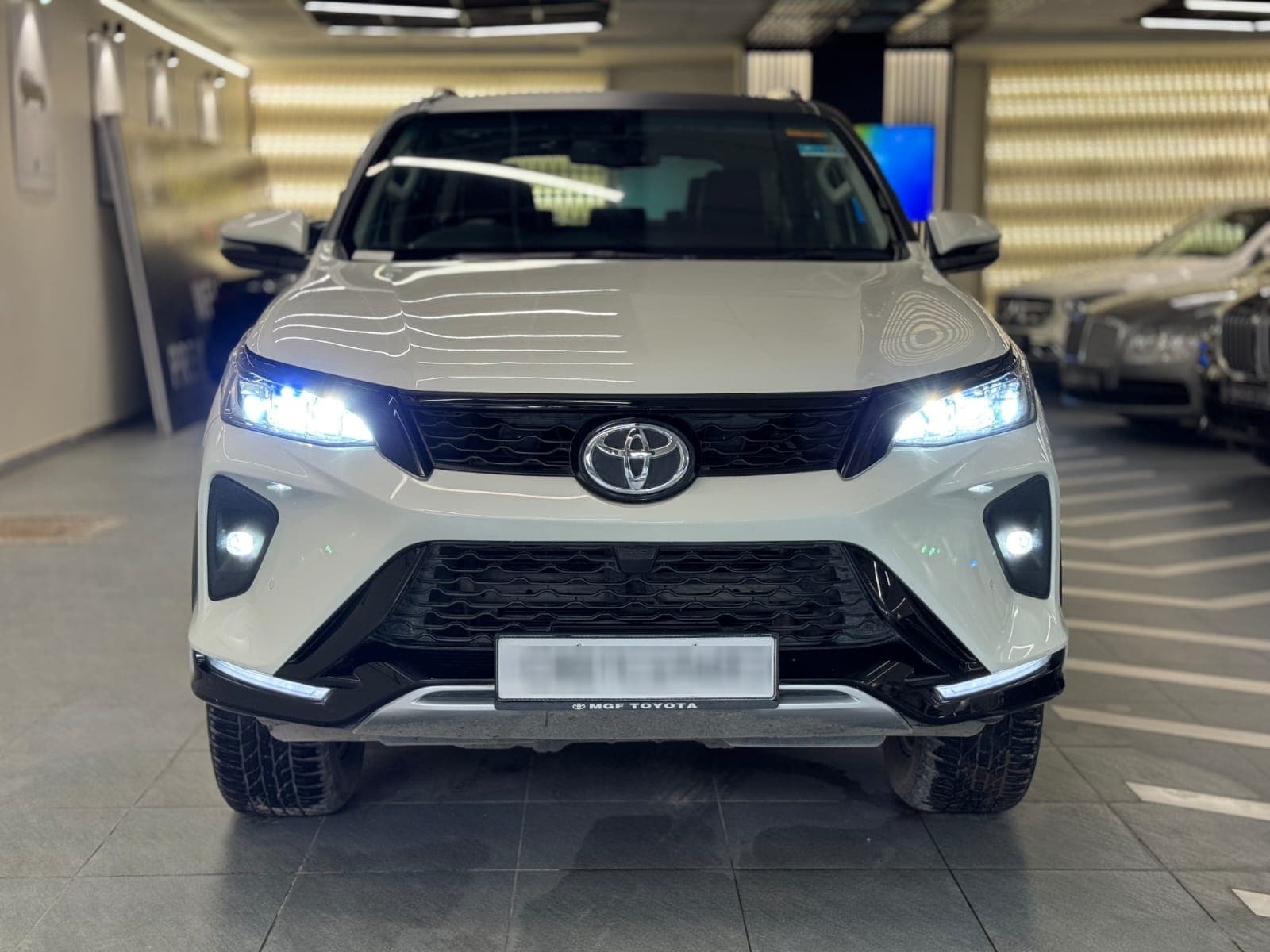 Toyota Fortuner Legender 4x4 | Hooter Toyota Fortuner Legender 4x4 | Hooter