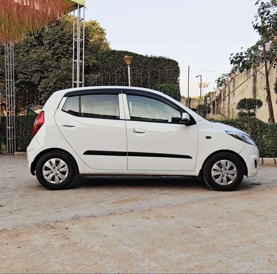 LOOK_AROUND image for I 10 PETROL | Hooter LOOK_AROUND image for I 10 PETROL | Hooter