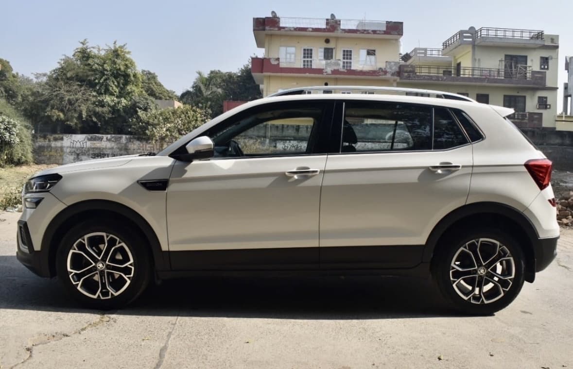 LOOK_AROUND image for Kushaq