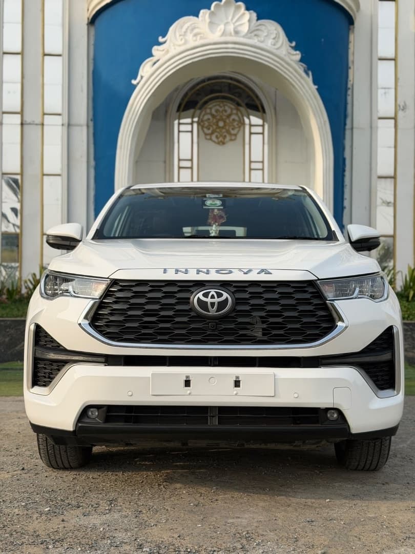 Toyota Innova Hycross | Hooter Toyota Innova Hycross | Hooter