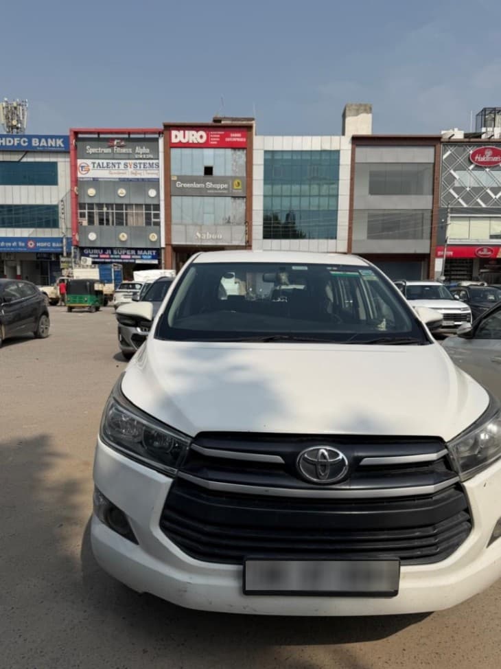 Toyota Innova Crysta | Hooter Toyota Innova Crysta | Hooter