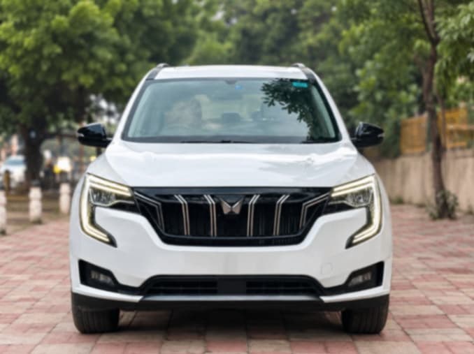 XUV700 AX5 PET MT 5 SEATER | Hooter XUV700 AX5 PET MT 5 SEATER | Hooter