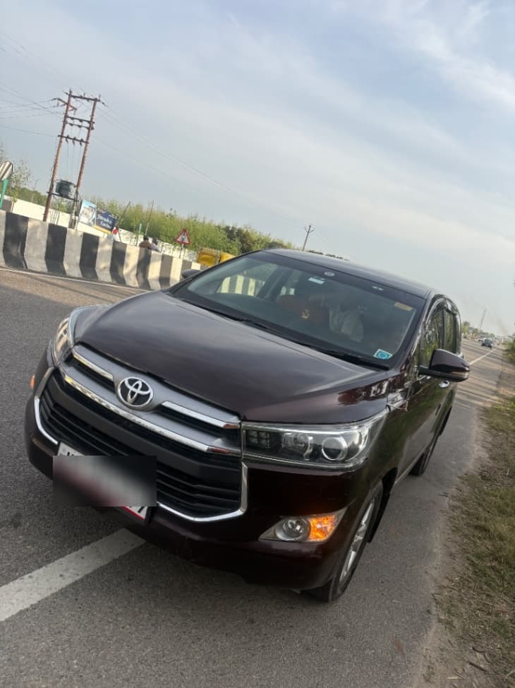 Toyota Innova Crysta | Hooter Toyota Innova Crysta | Hooter