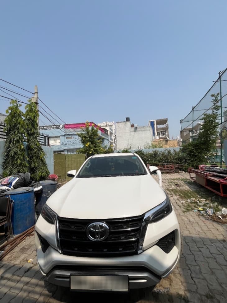 Toyota Fortuner | Hooter Toyota Fortuner | Hooter