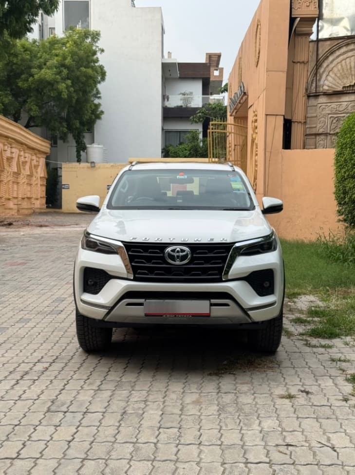 Toyota Fortuner | Hooter Toyota Fortuner | Hooter