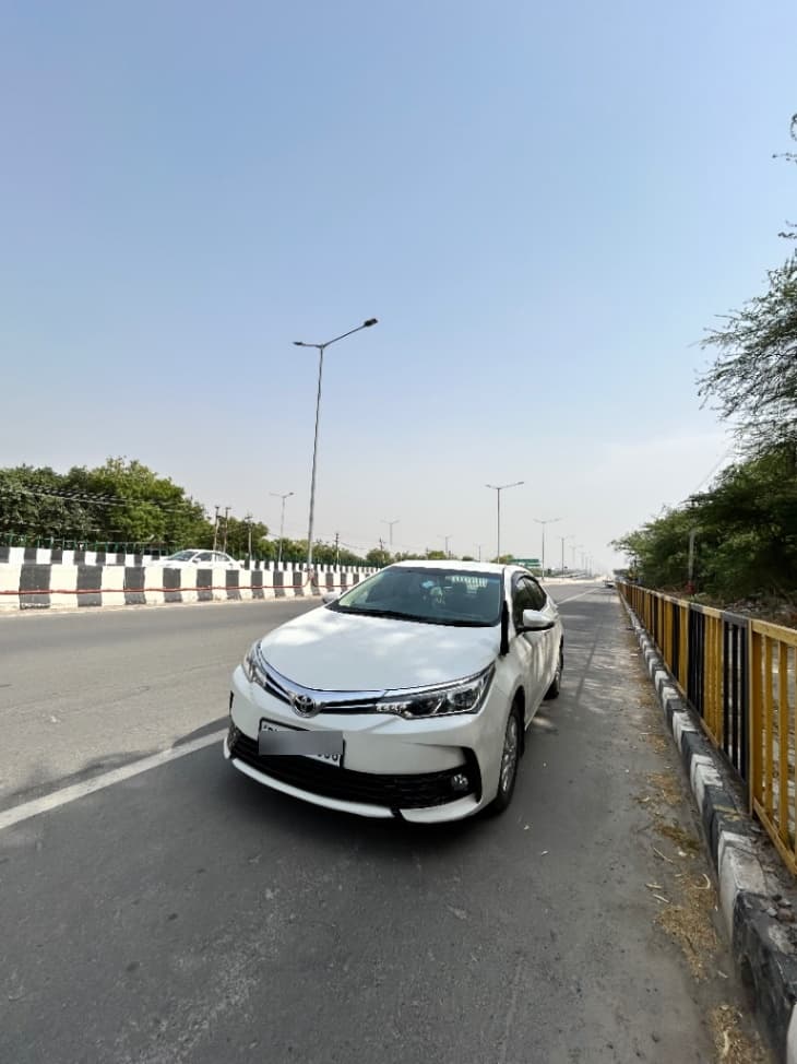 Toyota Corolla Altis | Hooter Toyota Corolla Altis | Hooter