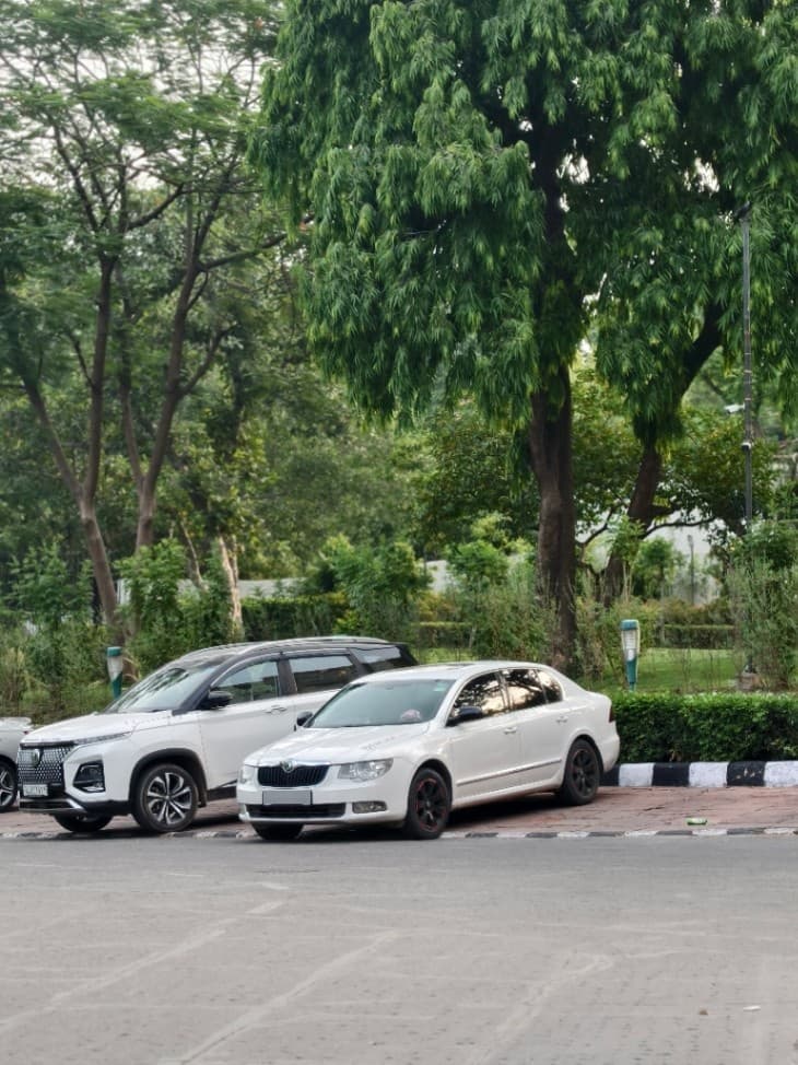 Skoda Superb | Hooter Skoda Superb | Hooter