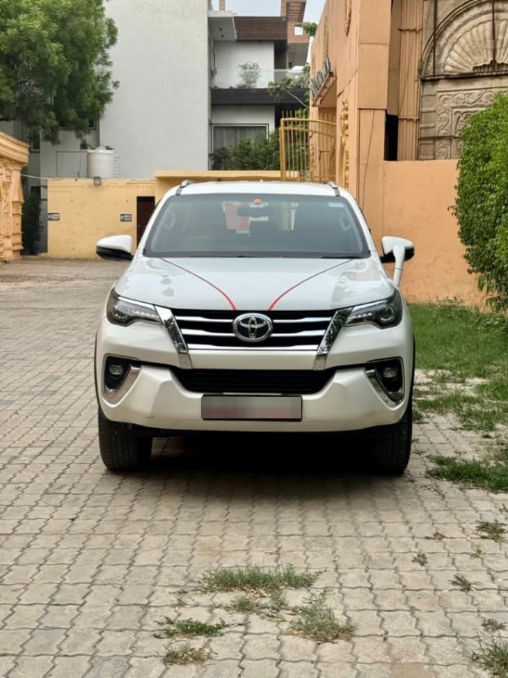 Toyota Fortuner | Hooter Toyota Fortuner | Hooter