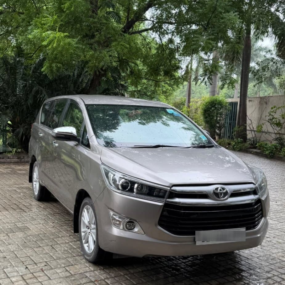 Toyota Innova Crysta | Hooter Toyota Innova Crysta | Hooter