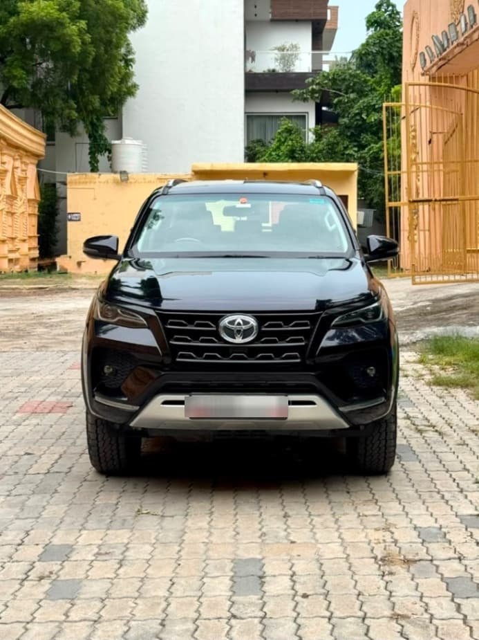 Toyota Fortuner | Hooter Toyota Fortuner | Hooter