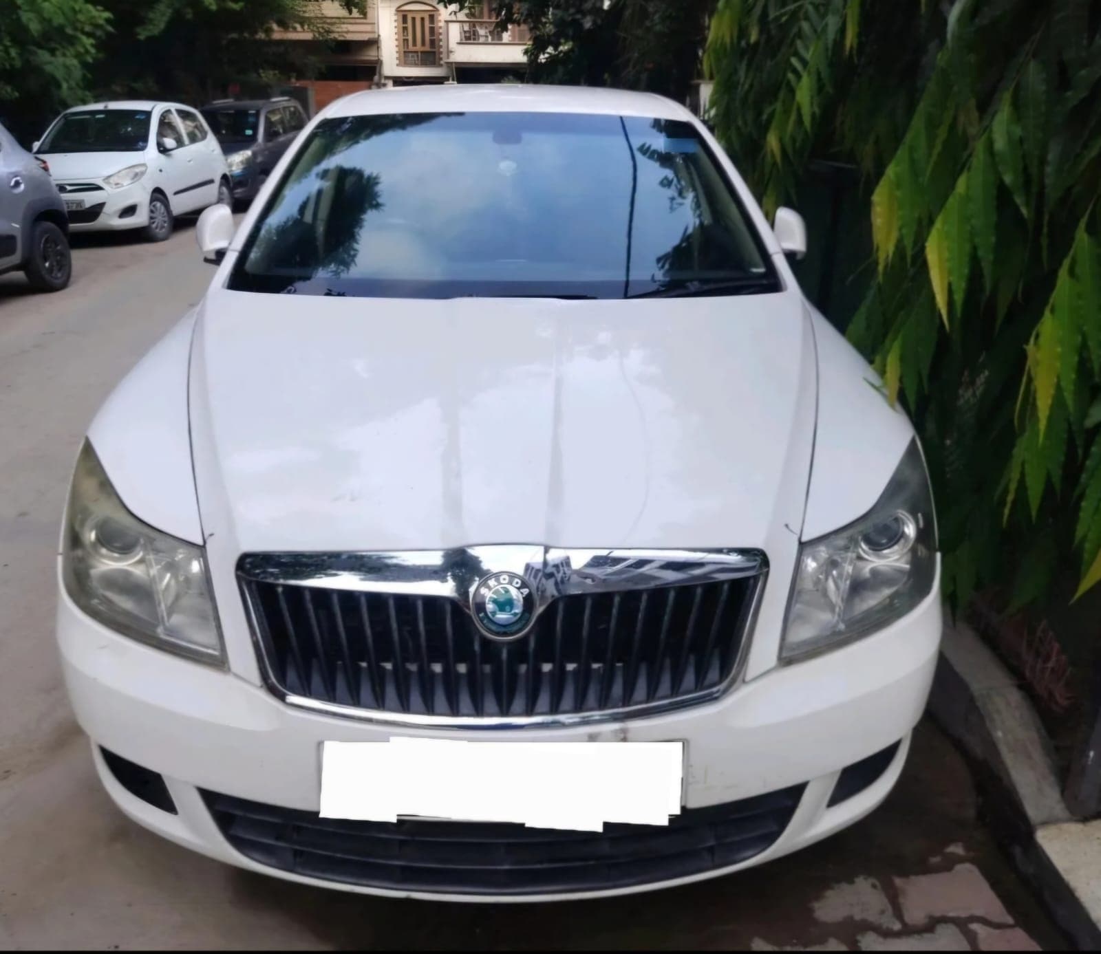 Skoda Laura Ambiente 1.8 TSI 2012 | Hooter Skoda Laura Ambiente 1.8 TSI 2012 | Hooter